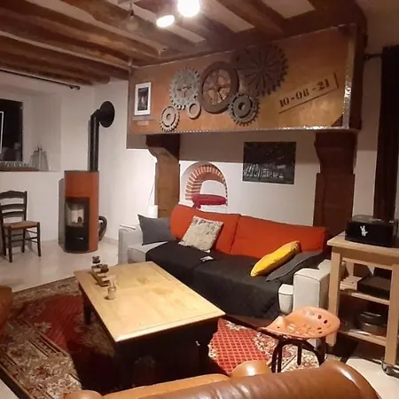 Penzion Le Doux Refuge Berceen Au Calme De Sa Campagne Pres Circuit Mans Sud, Grand Lit Avec Berceau Et Possibilite Lit Pliant En Rajout *