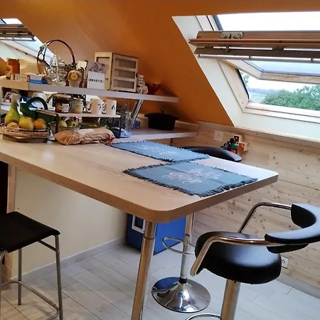 Penzion Le Doux Refuge Berceen Au Calme De Sa Campagne Pres Circuit Mans Sud, Grand Lit Avec Berceau Et Possibilite Lit Pliant En Rajout *