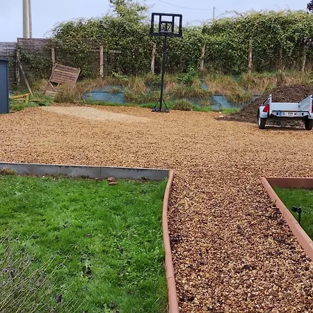 Guest house Le Doux Refuge Berceen Au Calme De Sa Campagne Pres Circuit Mans Sud, Grand Lit Avec Berceau Et Possibilite Lit Pliant En Rajout Marigne-Laille