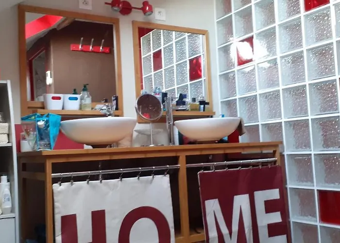 Le Doux Refuge Berceen Au Calme De Sa Campagne Pres Circuit Mans Sud, Grand Lit Avec Berceau Et Possibilite Lit Pliant En Rajout Gasthof